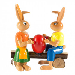 Hasenmalerpaar auf Bank, 10 cm (Knickohrhasen)